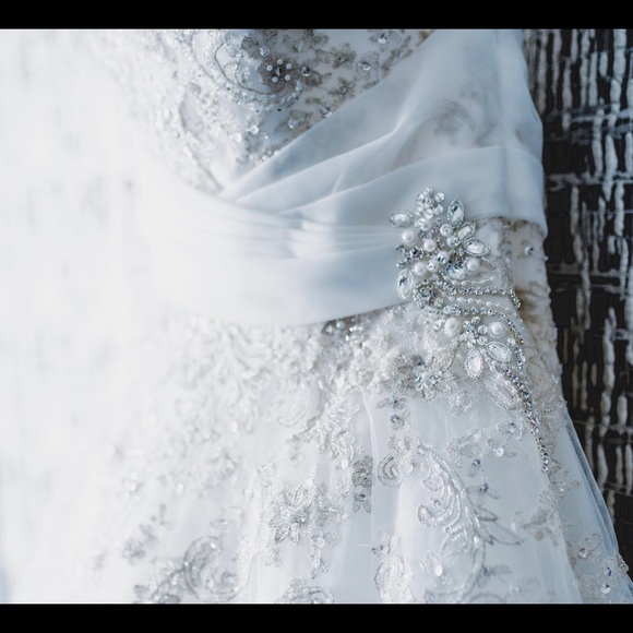 Stunning Wedding Dress - Sophi Toli (“Ida”) - Picture 3 of 10